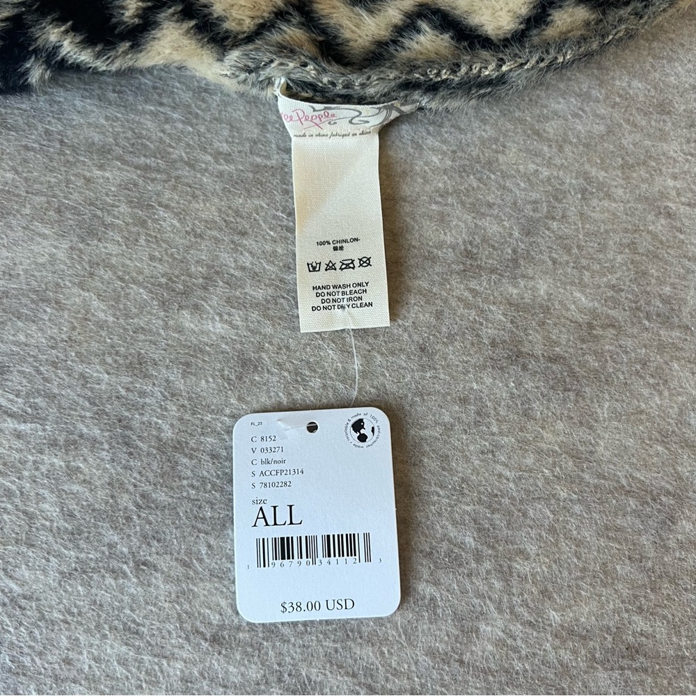 Free People Black and Tan Ziggy fuzzy Beanie - Picture 6 of 8